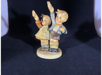 2 Children Waving Hummel Pieces (SB34)