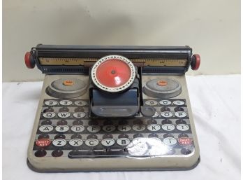 Berwin Superior Typewriter Tin Toy