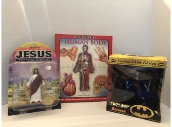 NIP Two Figures And 3 Dimensional Human Body Book