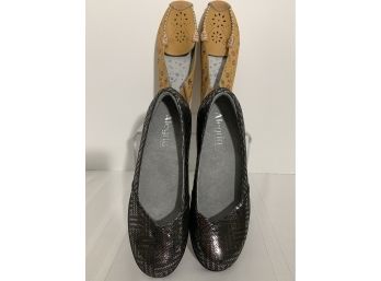 Lot Of 2 Shoes: Sz. 7-1/2 ALEGRIA Woven Metallic Wedge; Sz. 39/9 Unbranded Leather Shoes Appear Unworn