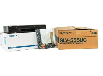 Sony SLV-555UC Da Pro 4head HIFI VCR VHS W/remote + Sony SLVD-d380P DVD And VHS Player