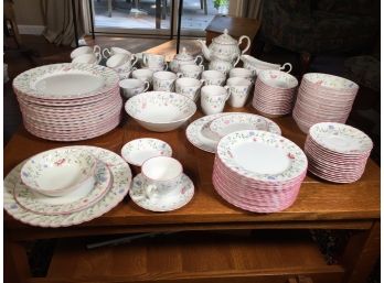 INCREDIBLE 110+ Pieces JOHNSON BROTHERS 'Summer Chintz' China Set - Service For 14 + + +