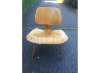 Herman Miller Eames Chair LCW  Moulded  Plywood