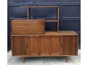 Large MID CENTURY MODERN Walnut Bar Top / Credenza