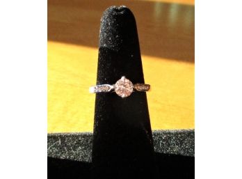 Jewelry - Lovely Ladies Ring