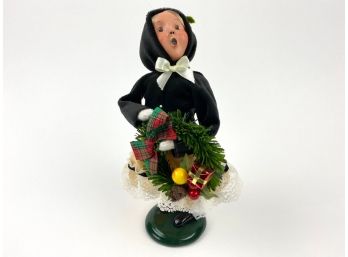 Byers' Choice 'Victorian Family' Girl With Wreath - Retired