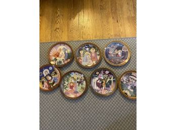 Collectible Christmas Plates -set Of 7 - Hedi