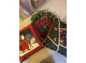 Christmas Decor - Two Pillows And Two Small Wreaths