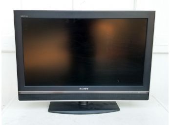 A Sony Bravia 32' Flat Screen TV