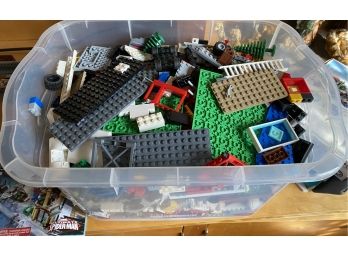 5 Gallon Tub Of Tupperware Filled With Miscellaneous Lego Pieces Over 1600 Pieces