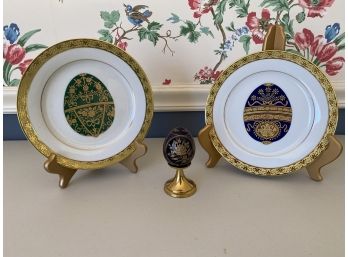 Muirfield 9408 Celebrity Faberge Egg Plates And Beautiful Cobalt Egg With Brass Stand