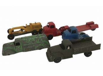5 Vintage Metal Tootsie Toys Toy Trucks And Equipment.