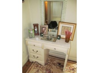 Girls Vanity Table With Everything Pictured Included