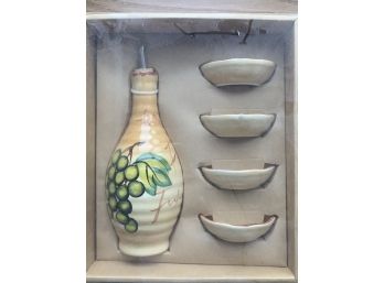 Le Gourmet Olive Oil Vessel & Four Matchings Bowls