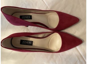 Red Suede Jone New York Pumps Size 6.5