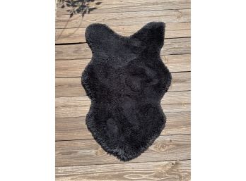 2 X 3.5 Fuzzy Rug In Black