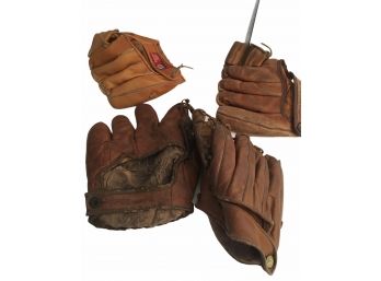 1960s Kid's Baseball Gloves - Willy Mays, Pee Wee Reese. ++++