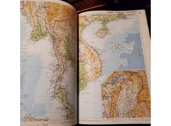 The TIMES Atlas Of The World - 8th Comprehensive Edition - Full Of Large Color Maps & Reference Pages