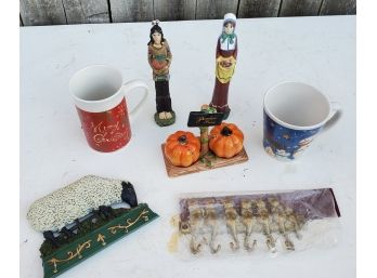 Estate Clear Out Kitchen Living Room Lot # 11 Of  - Holiday Items