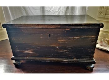 Distressed Pine Lift Top Blanket Chest