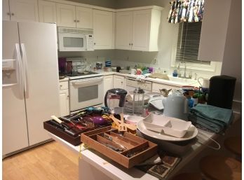 Huge Lot Of Kitchen Contents, Everything Is Useable! Furnish Your Apartment Today (just Whats On The Counter)