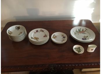 20 Pieces Of Royal Worcester In Evesham Pattern