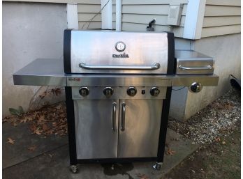 $650 Retail, Char Broil Commercial Tru Infared Stainless Grill With Cast Iron Griddle Sideburner And Full Tank