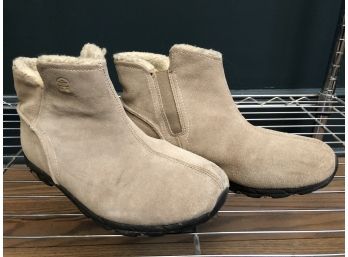 Barely Worn Women's Kamik Suede Booties, Slip On - 9