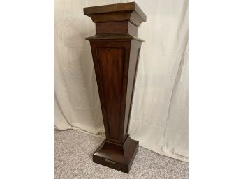 Ethan Allen Mahogany Finish 48' Tall Pedestal Or Plant Stand