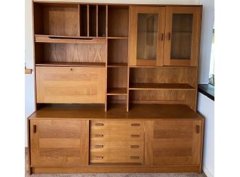 1970 Era DOMINO MOBLER Danish MCM Light Up Teak Hutch Wall Unit (READ Description) Made In Denmark