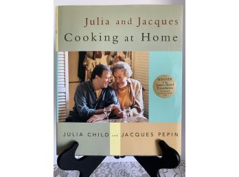 DUAL SIGNED... JULIA CHILD & JACQUES PEPIN Cookbook JULIA AND JACQUES COOKING AT HOME Excellent Condition