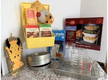 Baking Lot- 1976 Complete Betty Crocker Set,  Vtg Covered Cake Pan, Baking Pans, Oven Rack, Measuring Cups