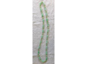 Cheery Green Necklave With Gold Tone Joints