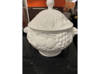 Tureen And Underplate - No Ladle