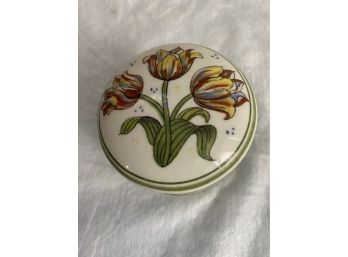 Tulips!  Delft Pill/trinket Box