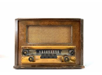 1948 Silvertone Radio Model 8052