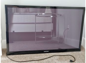 Samsung 43' Flatscreen TV - Room B