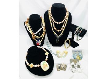 Mixed Bag Lot Of Jewelry Pieces - 18 Assorted Jewelry Pieces