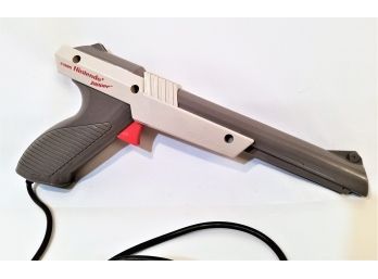 Vintage 1985 Nintendo Zapper