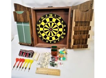 The Royal Arms Dart Board Set