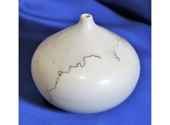 Fine Quality Contemporary Porcelain Vase Signed Mou 93 ?