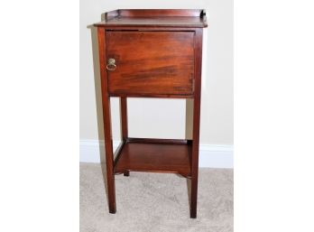 ( Mid 20th C) Mahogany Night Stand