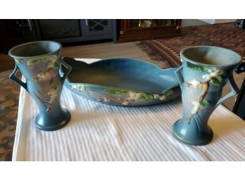 A Stunning Suite Of 3 Roseville Art Pottery Snowberry Pieces - Console Bowl & 2 Matching Vases