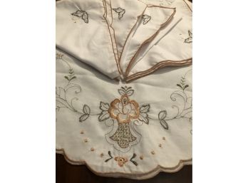 Vintage Embroidered Floral Table Linens - Brown Tones 4 Placements & 4 Napkins