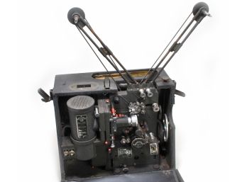 VICTOR MODEL 40 TYPE 13 ANIMATOGRAPH 16MM FILM CINE SOUND PROJECTOR