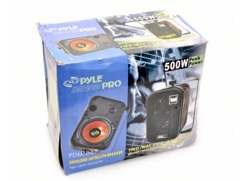 Pyle PDMN-58  6 1/2'  Indoor Bookshelf Mini Monitor/ Speakers 500W