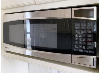 GE Profile Spacemaker II 1.0 Cu. Ft. Microwave Oven PEM31SM4SS