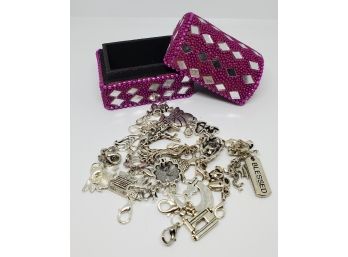 20 Handcrafted Zipper Pulls In Cute Little Treasure Chest Trinket Box