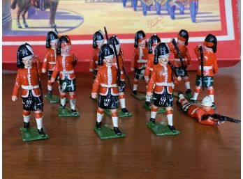 Johillco Scottish Lead Toy Soldiers And Highland Pipers With Box