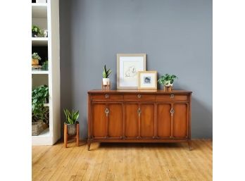 High Quality 60s  White Fine Furniture Credenza-sideboard